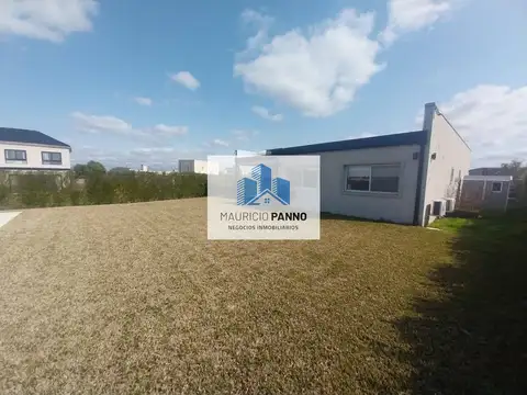 Casa en Venta en Pilar del Este - San Ramiro, USD 188.000