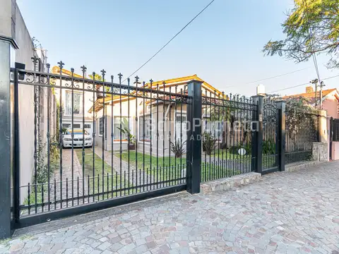 Casa en Venta con 1 cochera