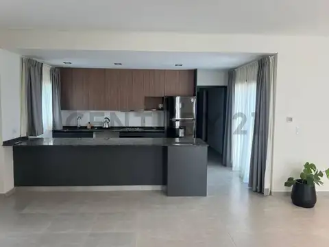 Oficina en Venta con 2 cocheras