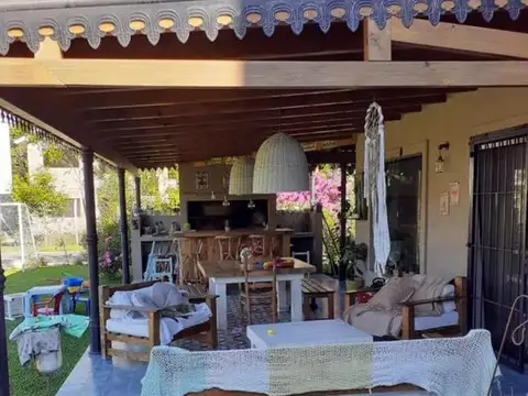 Casa 5 ambientes con 1 baño