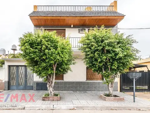 VENTA CASA 7 AMBIENTES EN SAN JUSTO