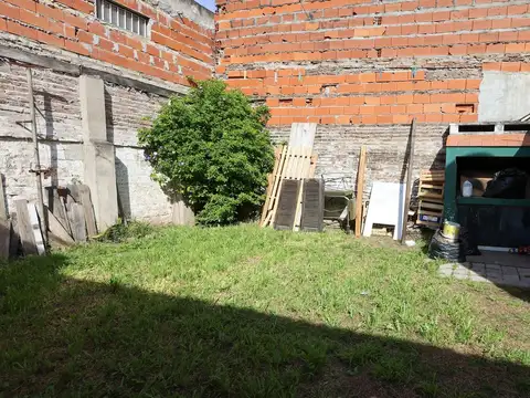 Casa 3 ambientes con 1 baño