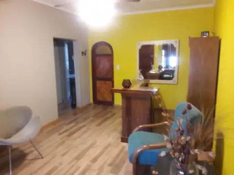 Lavalle e/ Cañuelas y Dolores de Huici