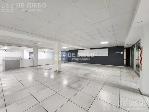 Oficina en Alquiler con 1 cochera