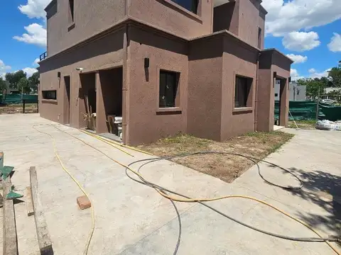 Casa en Venta en Santo Tomas , Pilar