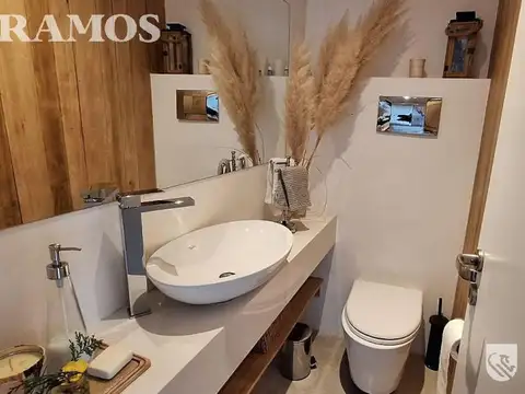 Casa 5 ambientes con 3 baños