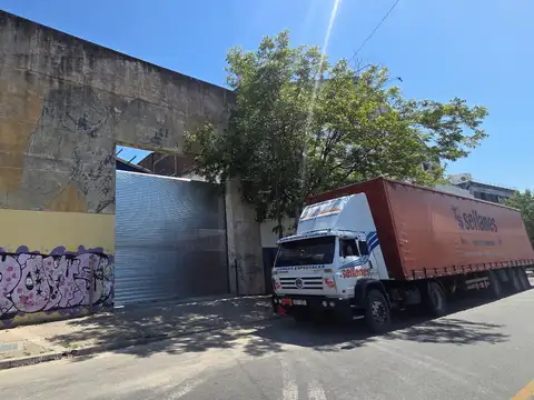 Galpón - Depósito de 2650 m2 en la Boca - ALQUILER
