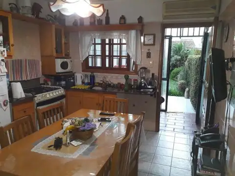 Casa 4 ambientes con 1 baño