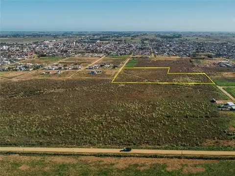 24.288 m². Gran lote urbanizable