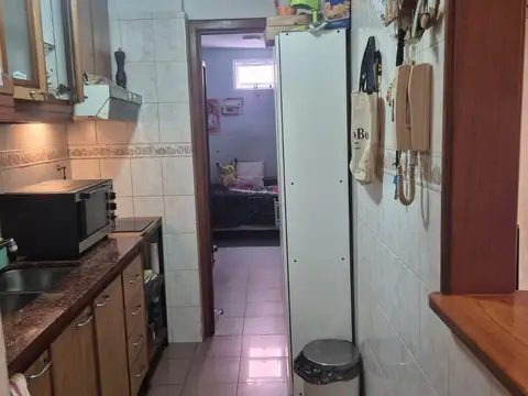 Departamento de 2 ambientes con dependencia y Patio – En muy buen estado - Caballito