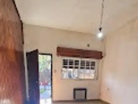 Casa en Venta en Castelar Sur, USD 90.000