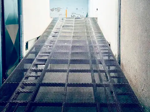 Paraguay 1400 - Cochera 00-07