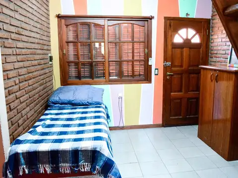 Casa 7 ambientes con 2 baños
