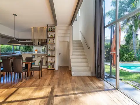 Casa 4 ambientes con 4 baños