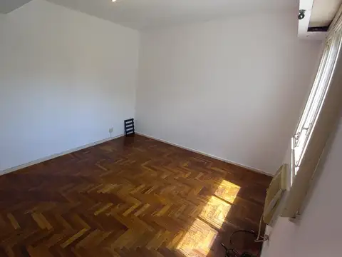 Virrey Olaguer Y Feliú 3000, Piso 2