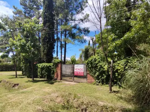 Casa de fin de semana con gran parque y pileta - OLIVEROS