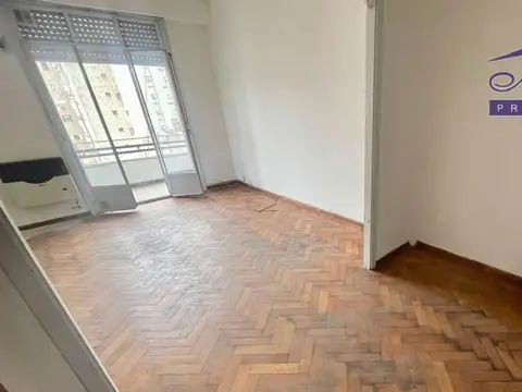 Amplio 3 amb. + escritorio/dependencia con balcon al frente!