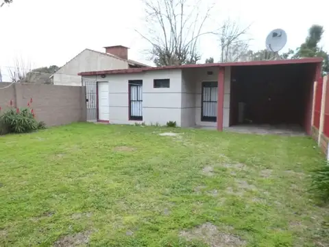 Casa 3 ambientes con 1 baño