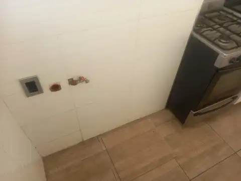 2 Ambientes al frente con balcon