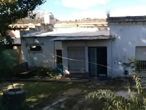 Casa 6 ambientes con 2 baños