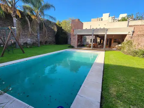 Casa de 4 Dormitorios con financiacion en Venta en Alberdi