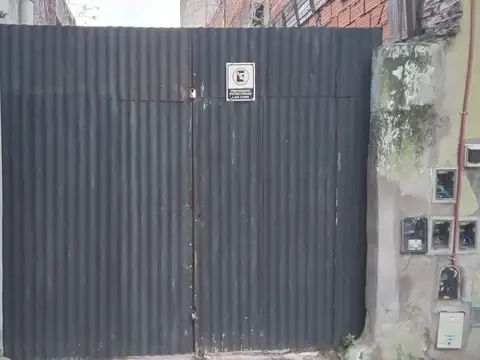 Casa 6 ambientes con 2 baños