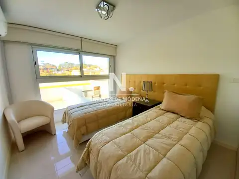 Apartamento Frente al Mar en Venta Dos Dormitorios y Servicio
