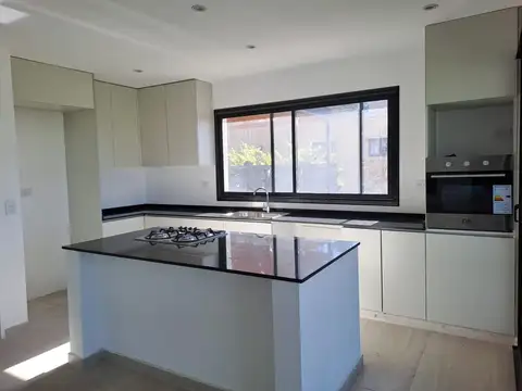 Casa en Alquiler al Noroeste