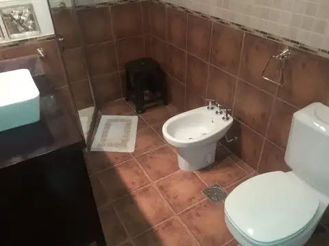 CASA EN VENTA EN SAN ANDRES 4AMB. + QUINCHO