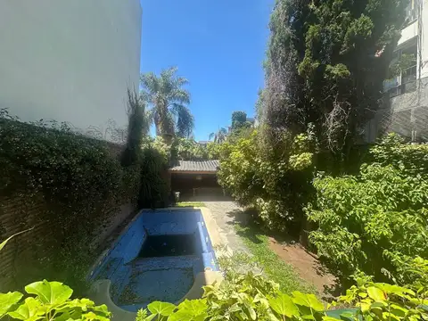 Casa en Venta con 3 cocheras