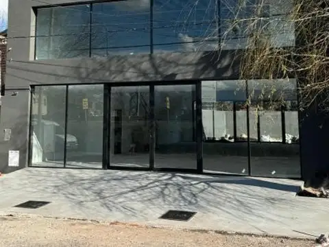 Galpón a la venta sobre colectora de Ruta nro 9