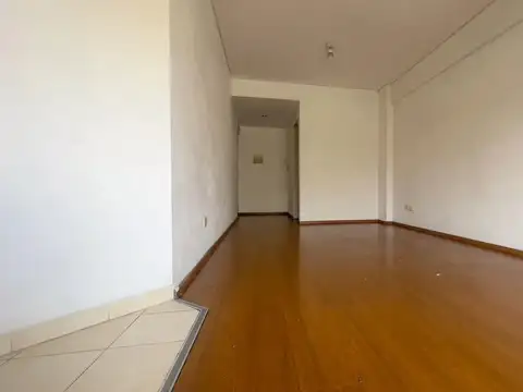 Departamento de 1 ambiente al contra frente con balcón, 30 m