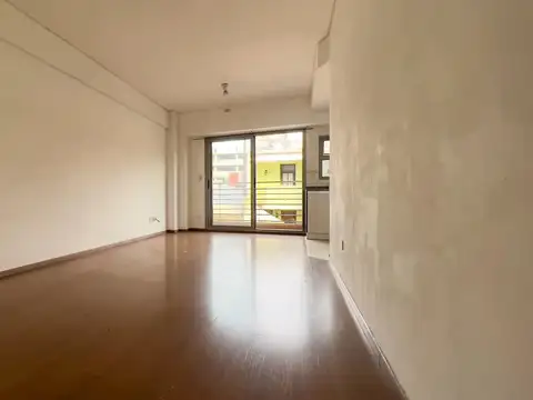 Departamento de 1 ambiente al contra frente con balcón, 30 m