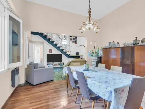 CASA EN VENTA 6 AMB PARQUE AVELLANEDA APTO CREDITO