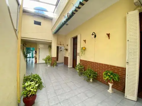 Depto Tipo Casa en Venta 50 años