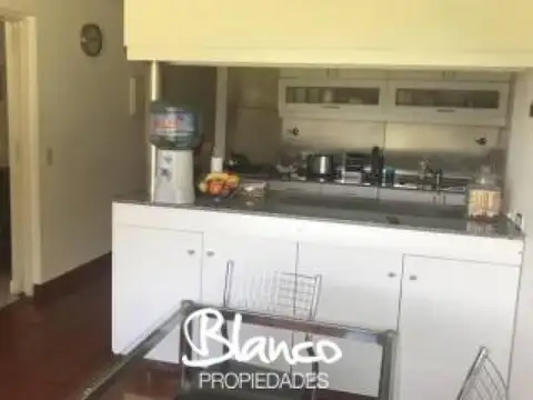 Casa 7 ambientes con 5 baños