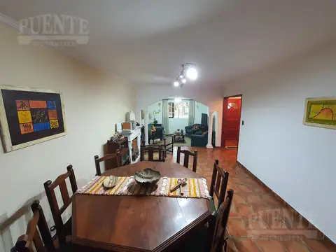 Casa 5 ambientes con 2 baños