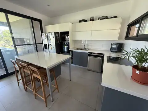 Casa en Venta en Countries y Barrios Cerrados en Campana, USD 350.000