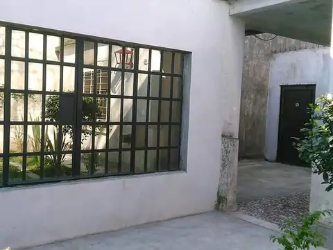 EXCELENTE CASA EN MERLO CENTRO