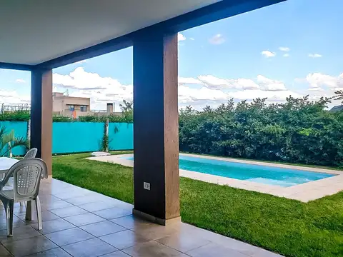 Casa 7 ambientes con 3 baños