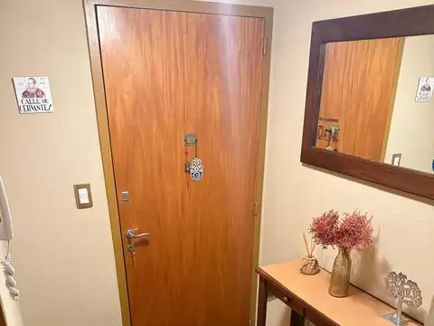 APTO CRÉDITO - RECICLADO Departamento 3 Ambientes sobre Av. Maipú