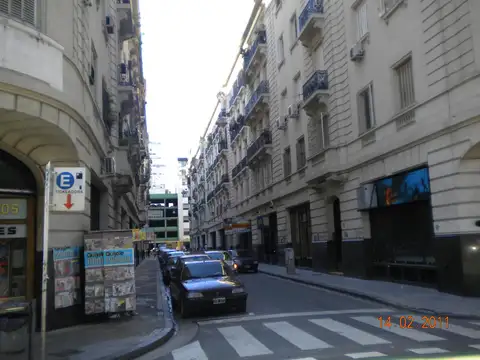 Oficina 9 ambientes con 3 baños