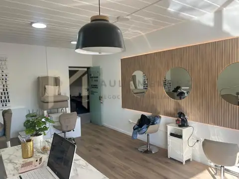 Oficina en Alquiler con 1 cochera