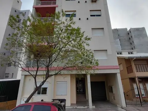 Departamento de 1 dormitorio en venta c/ cochera en Monte Hermoso