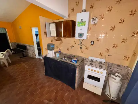 Casa 4 ambientes con 1 baño