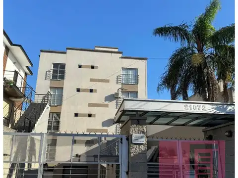 Avenida Rivadavia 21800, Piso 1