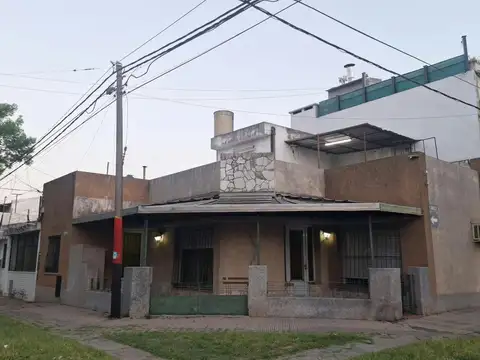 VENDO CASA DOS DORM. LAVALLE AL 2100
