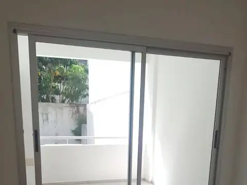 moderno depto de 2 ambientes con balcón