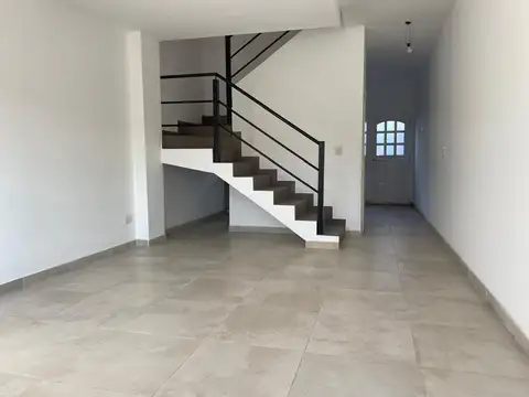 VENTA CASA DUPLEX 3 AMB PASO DEL REY A ESTRENAR