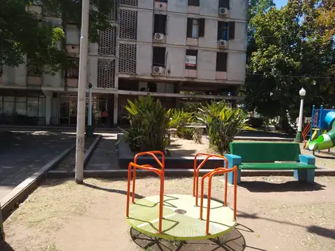 Departamento de 4 Ambientes en Complejo, Sixto Fernandez y Av Frias.